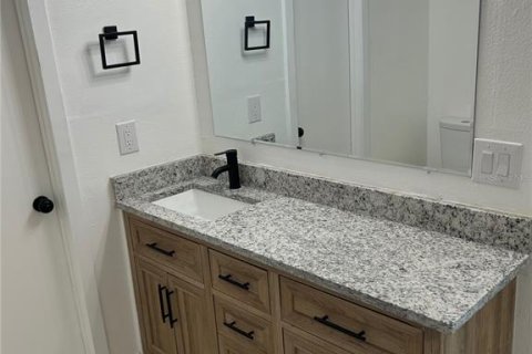Condo in Tampa, Florida, 2 bedrooms  № 1719595 - photo 13