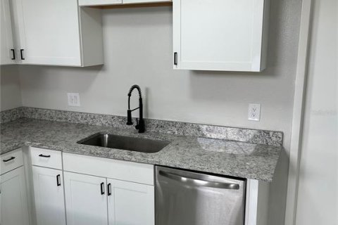 Condo in Tampa, Florida, 2 bedrooms  № 1719595 - photo 9