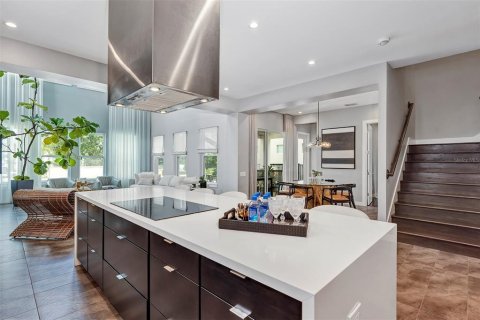 House in Winter Garden, Florida 5 bedrooms, 335.93 sq.m. № 1876177 - photo 23