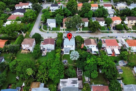 Casa en alquiler en Miami, Florida, 2 dormitorios, 65.03 m2 № 1930276 - foto 15