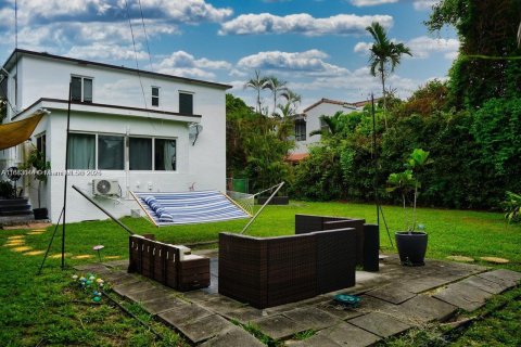 Casa en alquiler en Miami, Florida, 2 dormitorios, 65.03 m2 № 1930276 - foto 12