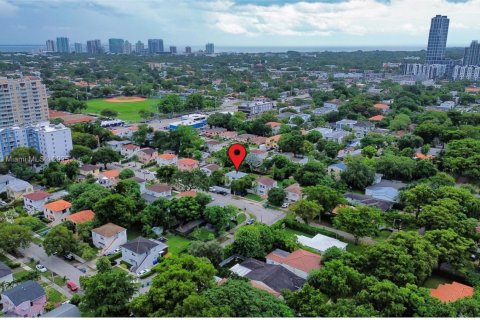 Casa en alquiler en Miami, Florida, 2 dormitorios, 65.03 m2 № 1930276 - foto 14