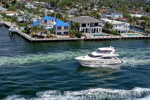 Condo in Pompano Beach, Florida, 2 bedrooms  № 1971108 - photo 1