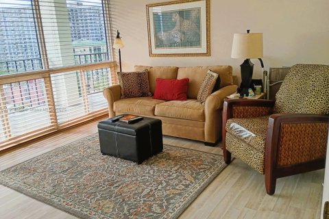 Condo in Pompano Beach, Florida, 2 bedrooms  № 1971108 - photo 14