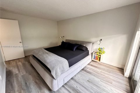 Condominio en alquiler en North Bay Village, Florida, 1 dormitorio, 57.6 m2 № 1931795 - foto 5