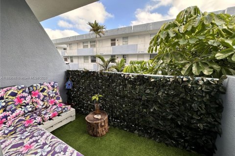 Condominio en alquiler en North Bay Village, Florida, 1 dormitorio, 57.6 m2 № 1931795 - foto 6