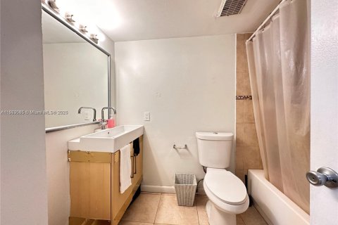 Condominio en alquiler en North Bay Village, Florida, 1 dormitorio, 57.6 m2 № 1931795 - foto 8