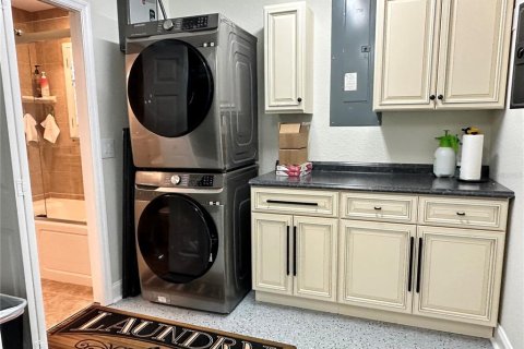 House in Polk City, Florida 1 bedroom, 108.88 sq.m. № 1906000 - photo 16