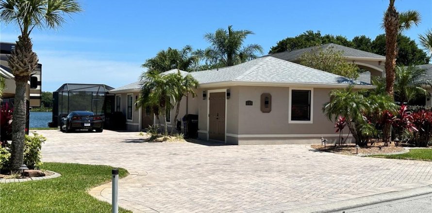 House in Polk City, Florida 1 bedroom, 108.88 sq.m. № 1906000