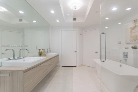 Copropriété à vendre à North Miami Beach, Floride: 2 chambres, 168.8 m2 № 1971016 - photo 5
