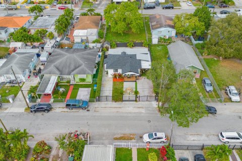 Casa en venta en Miami, Florida, 3 dormitorios, 93.65 m2 № 2000807 - foto 27