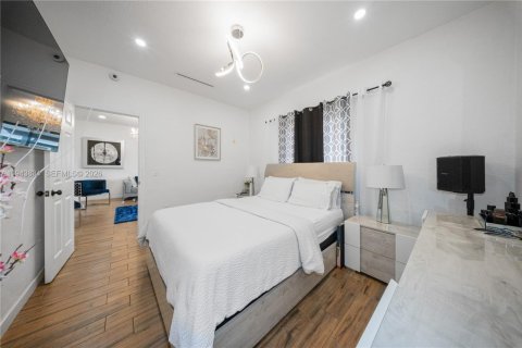 Casa en venta en Miami, Florida, 3 dormitorios, 93.65 m2 № 2000807 - foto 13
