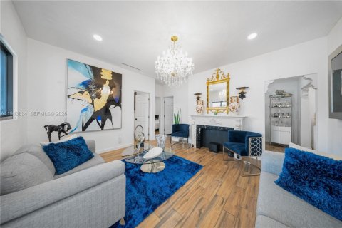 Casa en venta en Miami, Florida, 3 dormitorios, 93.65 m2 № 2000807 - foto 7