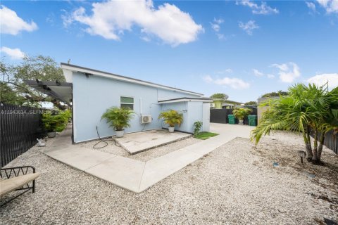 Casa en venta en Miami, Florida, 3 dormitorios, 93.65 m2 № 2000807 - foto 16