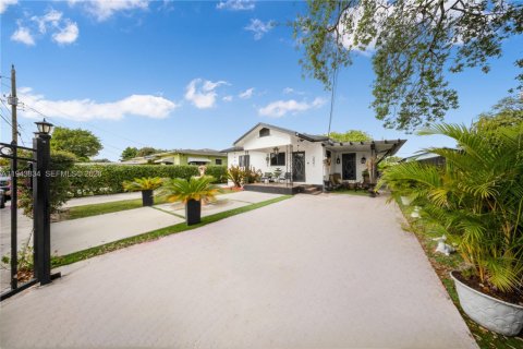 Casa en Miami, Florida 3 dormitorios, 93.65 m2 № 2000807