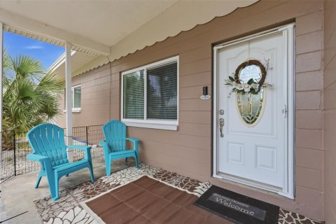 House in Palm Harbor, Florida 2 bedrooms, 121.7 sq.m. № 2094099 - photo 5