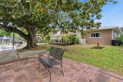 House in Palm Harbor, Florida 2 bedrooms, 121.7 sq.m. № 2094099 - photo 28
