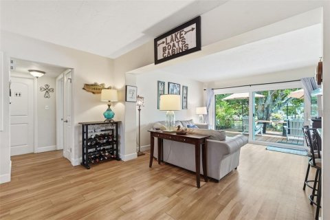 House in Palm Harbor, Florida 2 bedrooms, 121.7 sq.m. № 2094099 - photo 9