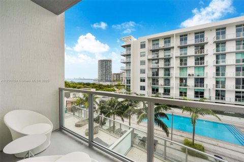 Copropriété à vendre à Miami, Floride: 48.4 m2 № 1861034 - photo 2