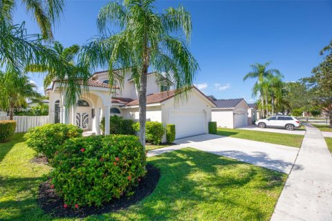 Casa en venta en Pembroke Pines, Florida, 4 dormitorios, 209.49 m2 № 1966184 - foto 2