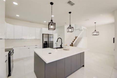 Casa en venta en Pembroke Pines, Florida, 4 dormitorios, 209.49 m2 № 1966184 - foto 17