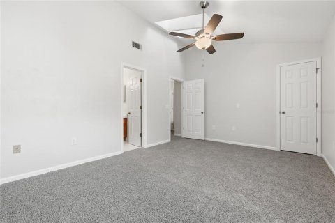 Townhouse in Gainesville, Florida 2 bedrooms, 115.2 sq.m. № 2116853 - photo 17