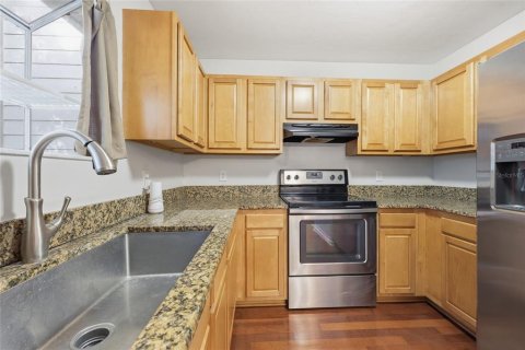 Townhouse in Gainesville, Florida 2 bedrooms, 115.2 sq.m. № 2116853 - photo 10
