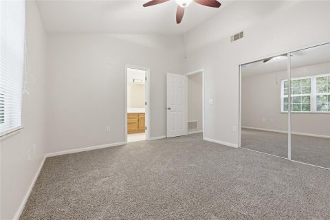 Townhouse in Gainesville, Florida 2 bedrooms, 115.2 sq.m. № 2116853 - photo 14