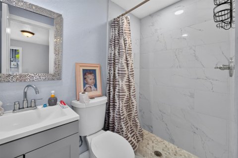 House in West Palm Beach, Florida 3 bedrooms, 109.44 sq.m. № 2387063 - photo 29