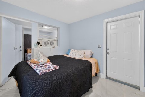 House in West Palm Beach, Florida 3 bedrooms, 109.44 sq.m. № 2387063 - photo 28