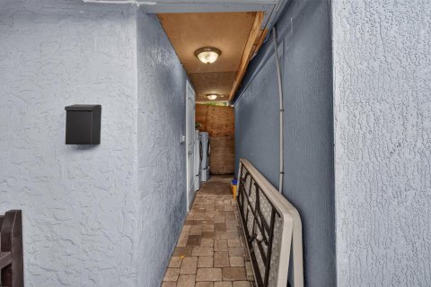 House in West Palm Beach, Florida 3 bedrooms, 109.44 sq.m. № 2387063 - photo 30