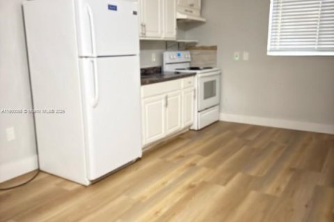 Condo à Miami, Floride, 1 chambre  № 1963708