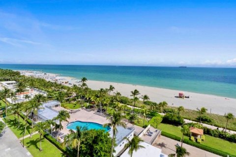 Condo in Miami Beach, Florida, 2 bedrooms  № 1948283 - photo 3