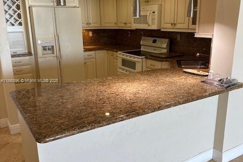 Condo in Miami Beach, Florida, 2 bedrooms  № 1948283 - photo 5