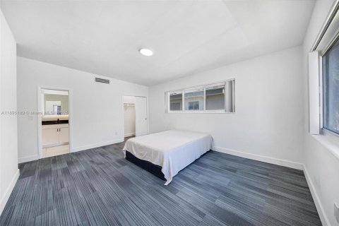 Condominio en alquiler en Bay Harbor Islands, Florida, 2 dormitorios, 152.82 m2 № 1947550 - foto 22