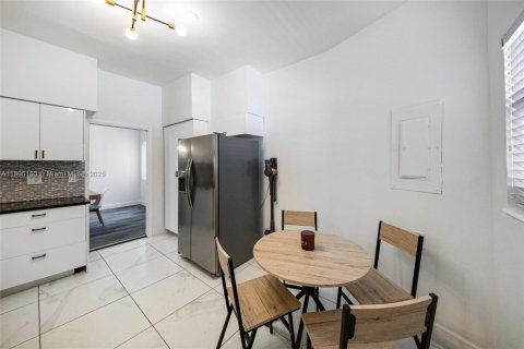 Condominio en alquiler en Bay Harbor Islands, Florida, 2 dormitorios, 152.82 m2 № 1947550 - foto 9