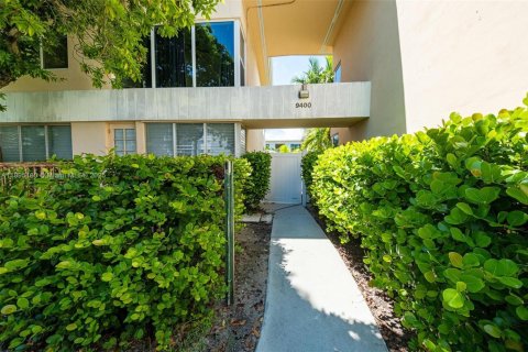 Condominio en alquiler en Bay Harbor Islands, Florida, 2 dormitorios, 152.82 m2 № 1947550 - foto 30