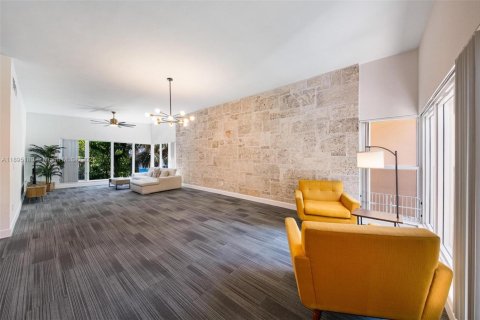 Condominio en alquiler en Bay Harbor Islands, Florida, 2 dormitorios, 152.82 m2 № 1947550 - foto 2