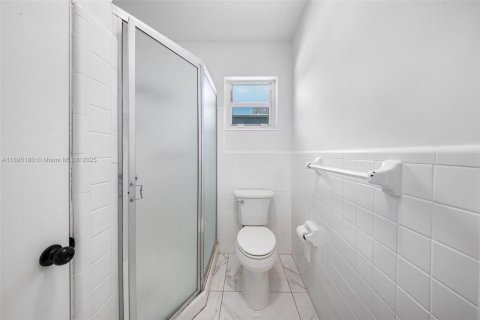 Condominio en alquiler en Bay Harbor Islands, Florida, 2 dormitorios, 152.82 m2 № 1947550 - foto 19