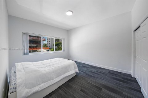 Condominio en alquiler en Bay Harbor Islands, Florida, 2 dormitorios, 152.82 m2 № 1947550 - foto 13