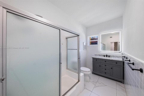 Condominio en alquiler en Bay Harbor Islands, Florida, 2 dormitorios, 152.82 m2 № 1947550 - foto 10