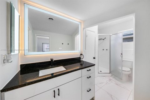 Condominio en alquiler en Bay Harbor Islands, Florida, 2 dormitorios, 152.82 m2 № 1947550 - foto 17