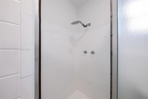 Condominio en alquiler en Bay Harbor Islands, Florida, 2 dormitorios, 152.82 m2 № 1947550 - foto 18