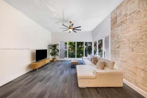 Condominio en alquiler en Bay Harbor Islands, Florida, 2 dormitorios, 152.82 m2 № 1947550 - foto 3