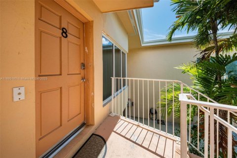 Condominio en alquiler en Bay Harbor Islands, Florida, 2 dormitorios, 152.82 m2 № 1947550 - foto 25