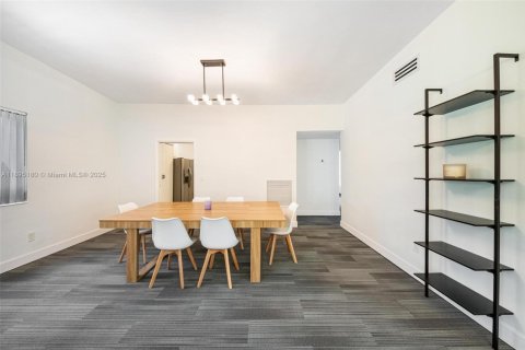 Condominio en alquiler en Bay Harbor Islands, Florida, 2 dormitorios, 152.82 m2 № 1947550 - foto 24