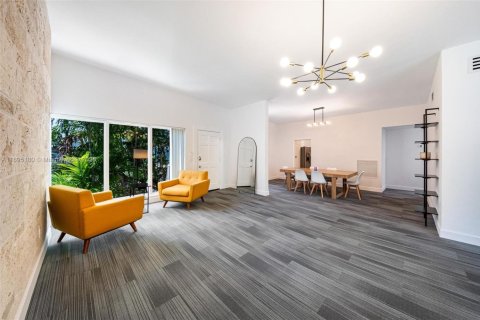 Condominio en alquiler en Bay Harbor Islands, Florida, 2 dormitorios, 152.82 m2 № 1947550 - foto 4