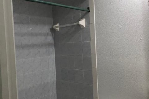 Снять в аренду квартиру в Пунта-Горда, Флорида 2 комнаты, 92.9м2, № 2098449 - фото 12