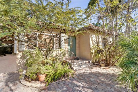 House in Hollywood, Florida 2 bedrooms, 88.81 sq.m. № 1991354 - photo 4