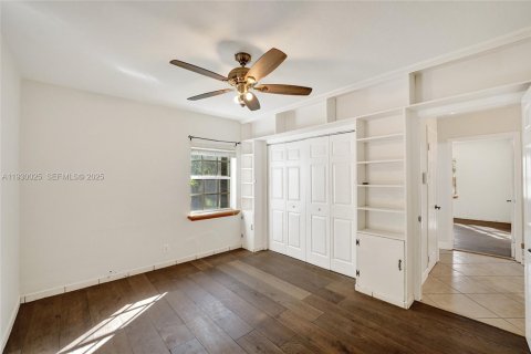 House in Hollywood, Florida 2 bedrooms, 88.81 sq.m. № 1991354 - photo 21